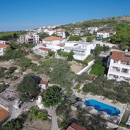 Julio * Trogir